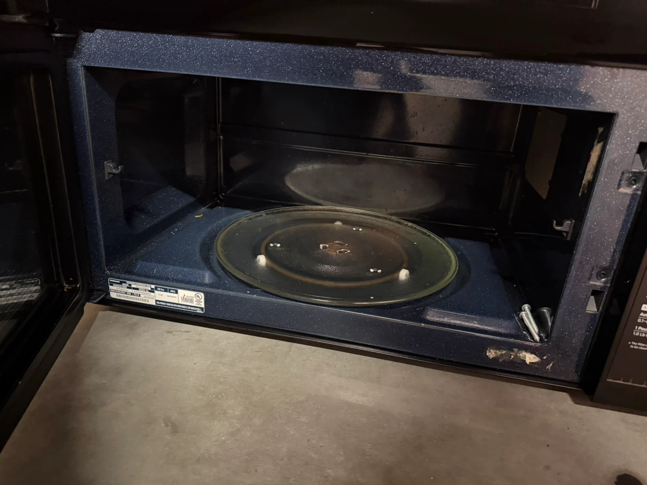 Samsung 2.1 cu. ft. Smart Bespoke Microwave - photo 2