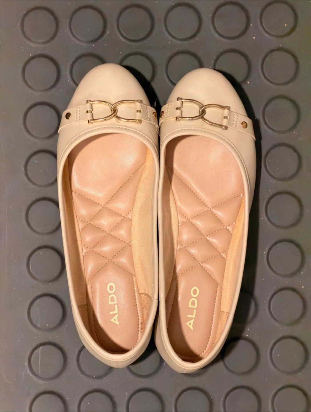 ALDO ivory ballerina flats, size 7
