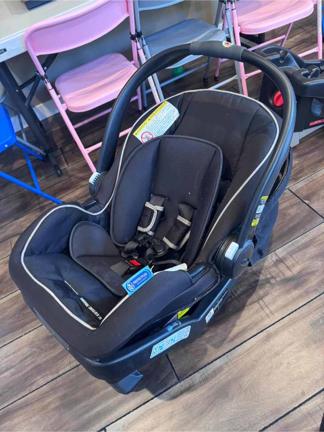 Car Seat - photo 2