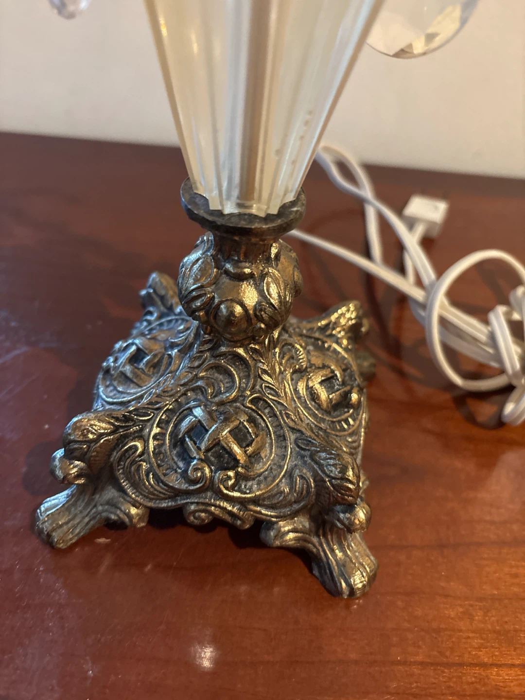 Vintage Hollywood Regency Crystal Candelabra Table Lamp - photo 3