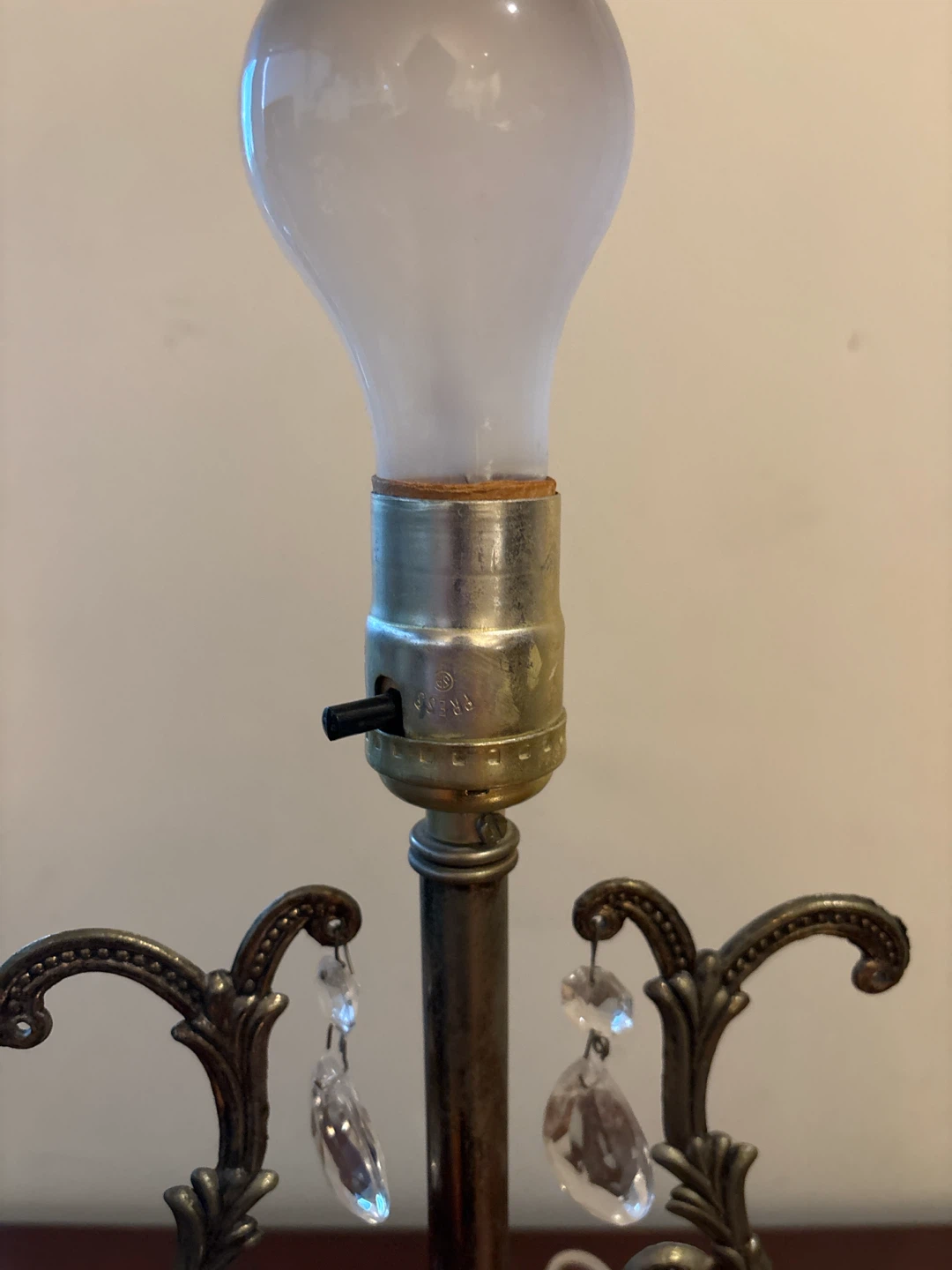 Vintage Hollywood Regency Crystal Candelabra Table Lamp - photo 4