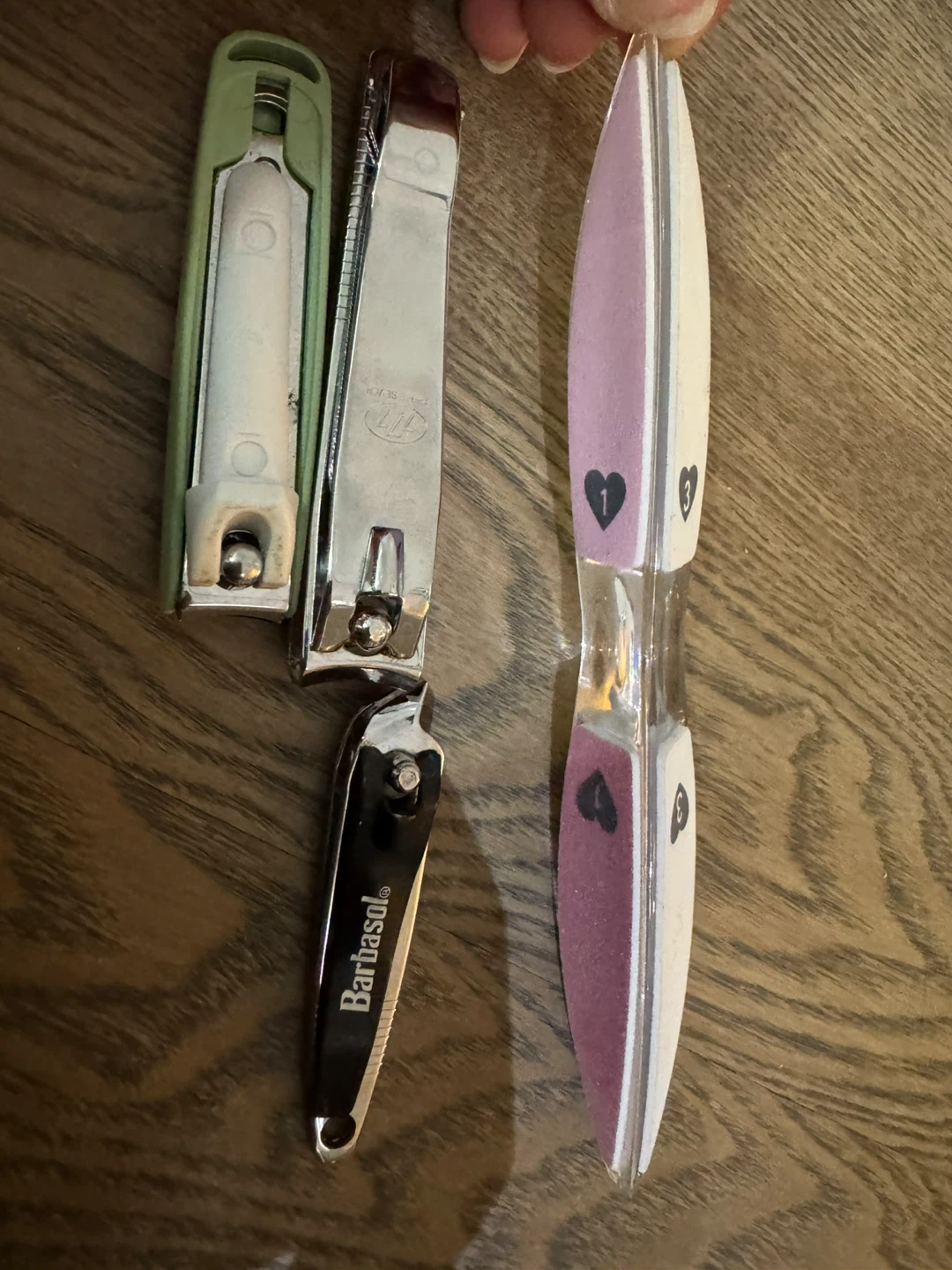 Nail Care bundle: 3 Clippers and 1 Buffer - photo 2