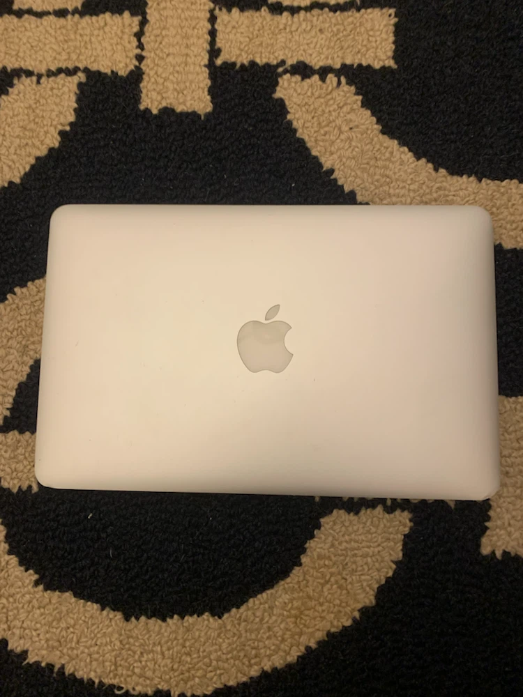Apple MacBook Air 11-inch Model A1465 2013