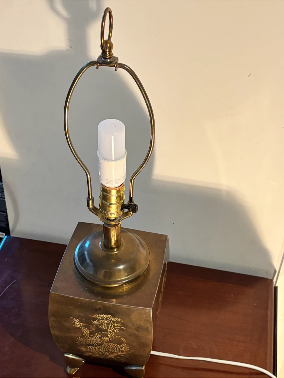 Vintage Asian Etched Brass Table Lamp - Tiger & Pine Motif - photo 4