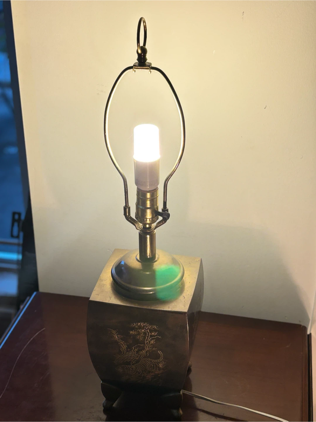 Vintage Asian Etched Brass Table Lamp - Tiger & Pine Motif - photo 5