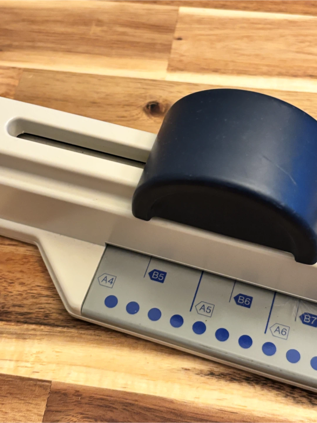 CARL Glisser SP-30N 30-Hole Punch - photo 4