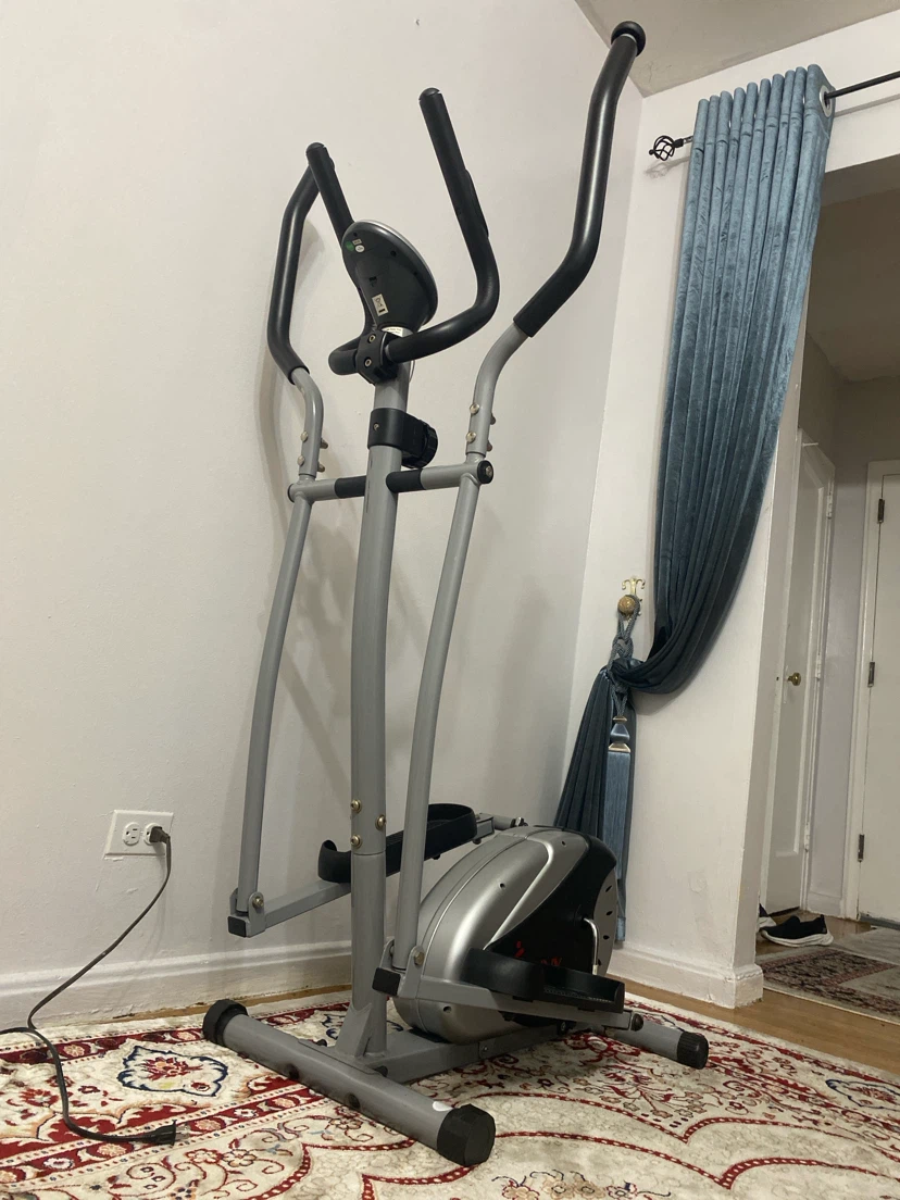 Sunny Health & Fitness Elliptical Machine