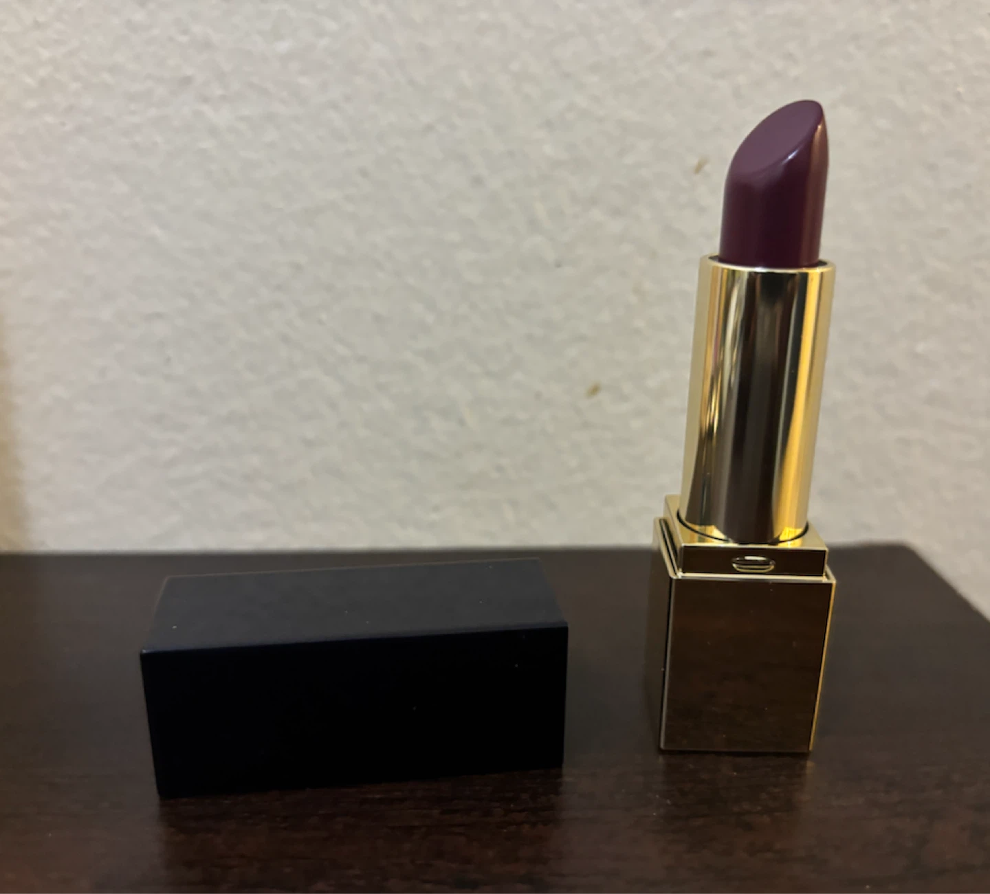 NEW-Estee Lauder Pure Color Envy Lipstick - Insolent Plum