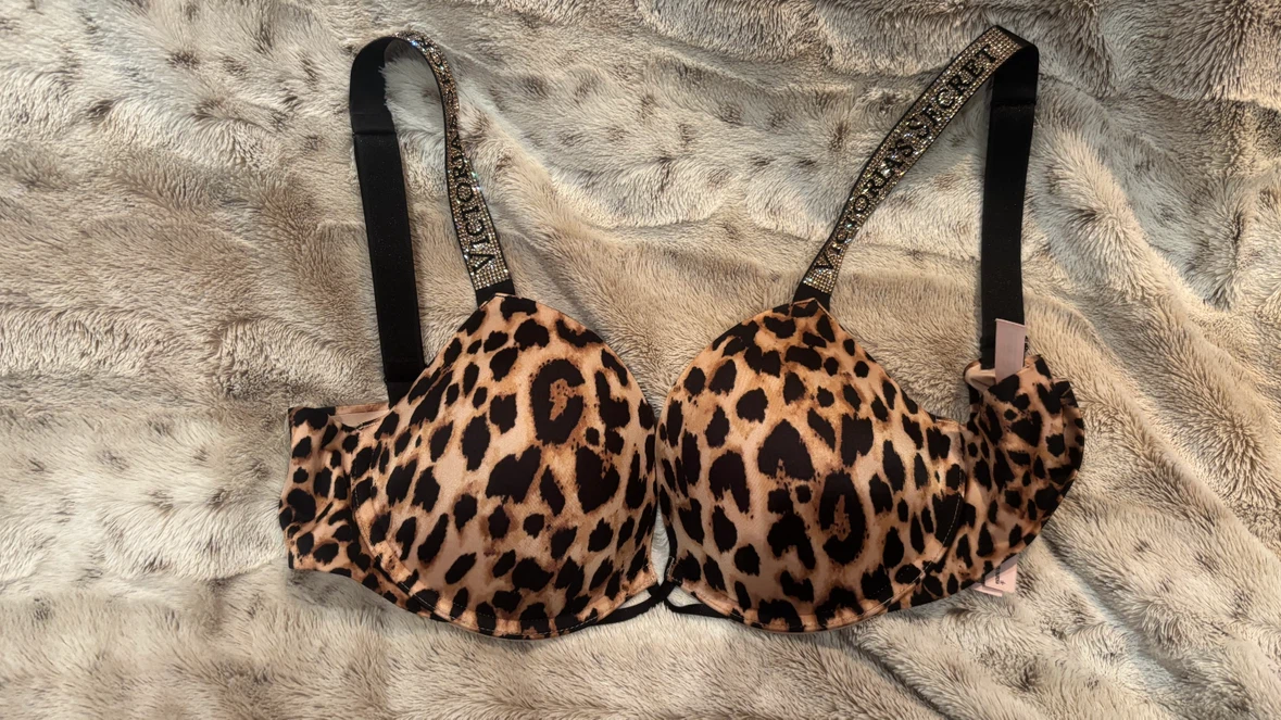 Selling Victoria‘s secret leopard print bra