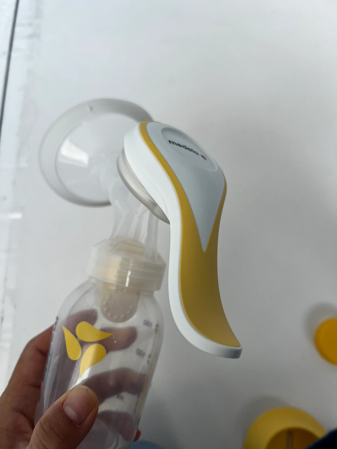 Medela Manual Breast Pump - photo 2
