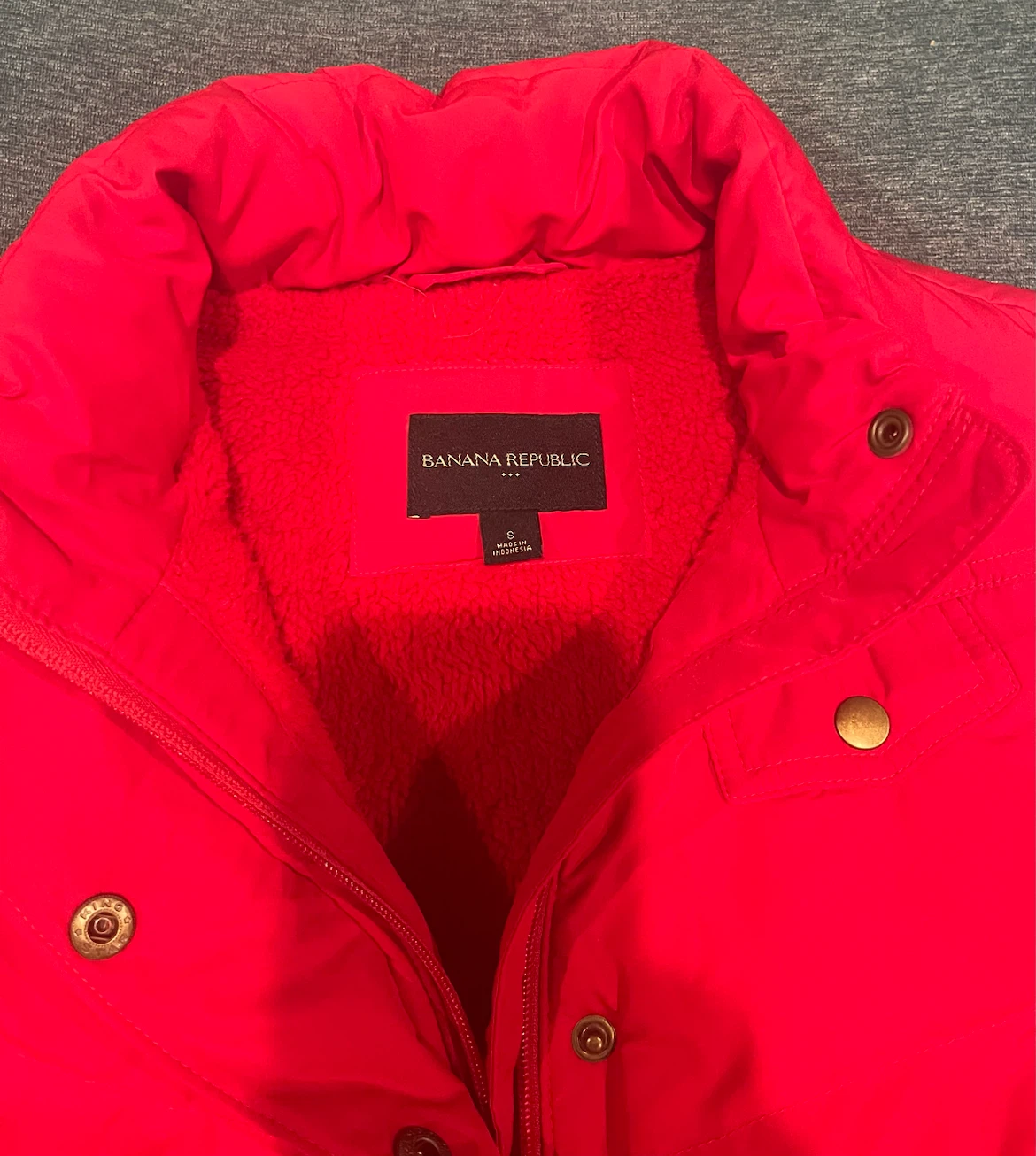 Banana Republic Red Puffer Vest - photo 2