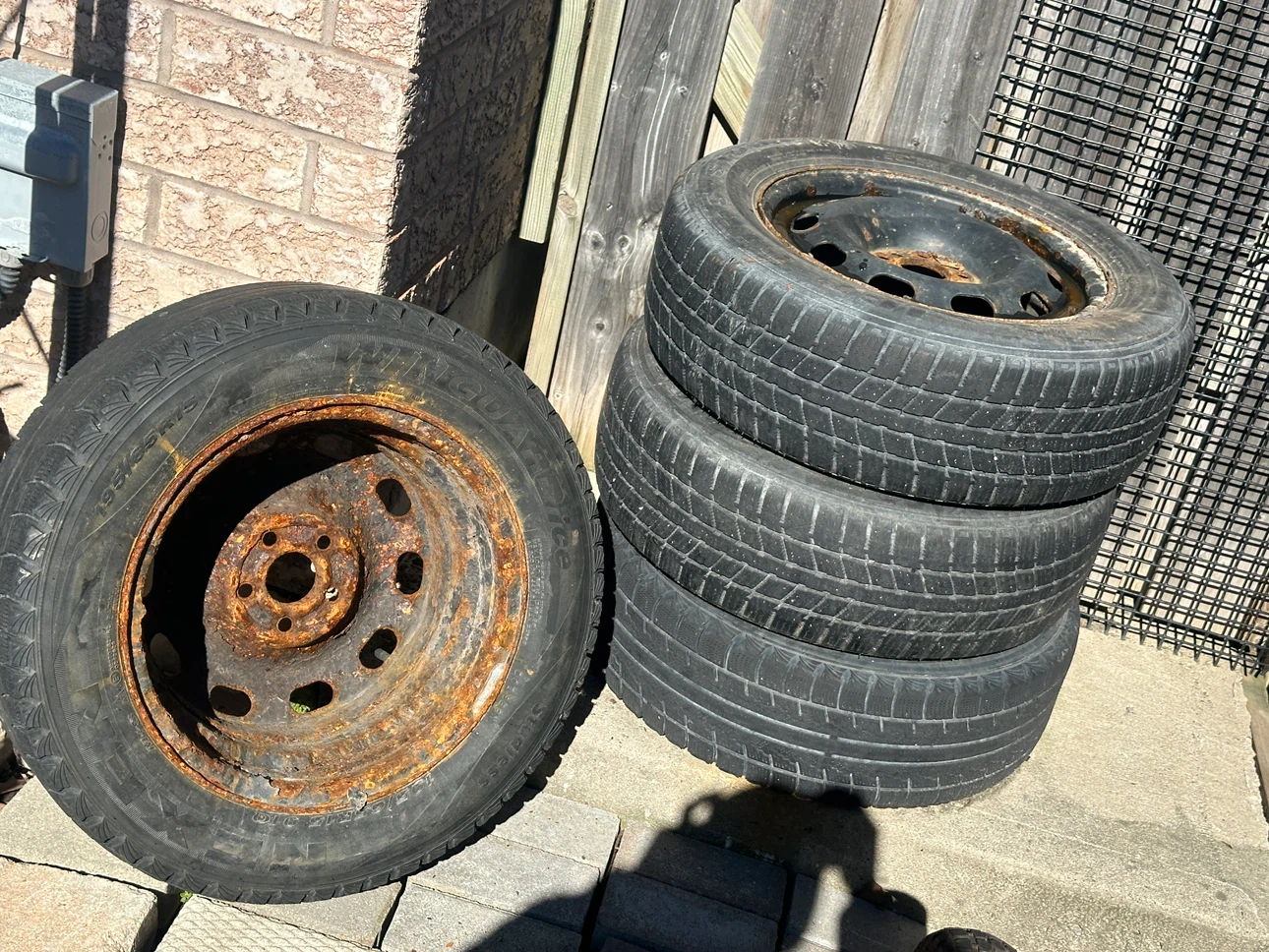 Set of 4 Winter tires with rims 195/65/15