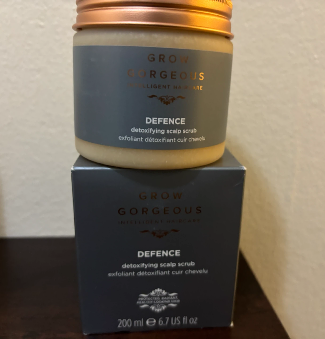 NEW-Grow Gorgeous Defence Detoxifying Scalp Scrub