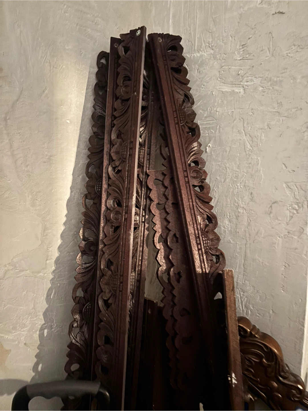 Crown moulding Indonesian hand carved