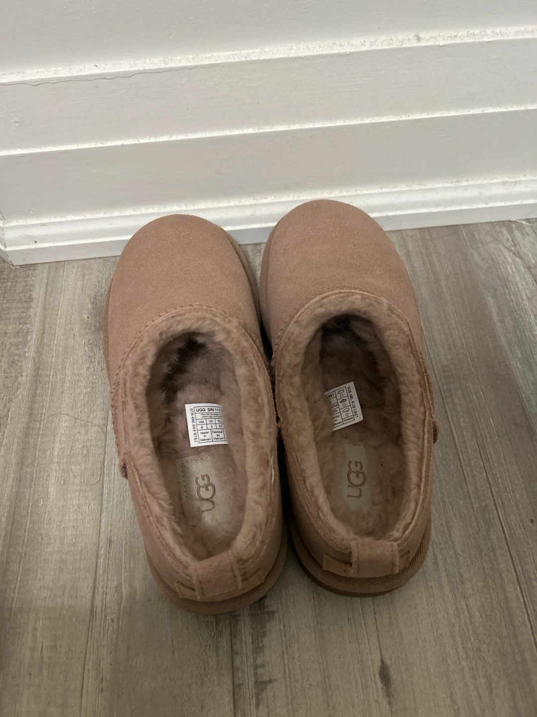 UGG Tasman Slippers - Size 6 - photo 2