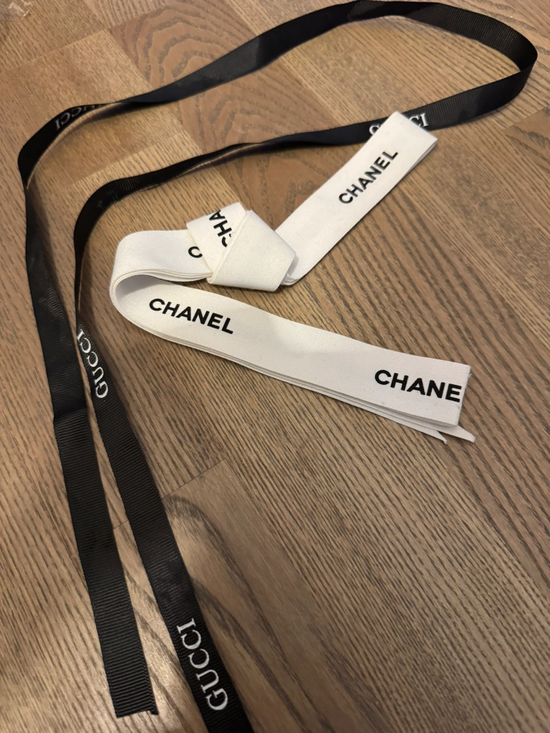 Chanel and Gucci branded ribbons - photo 3