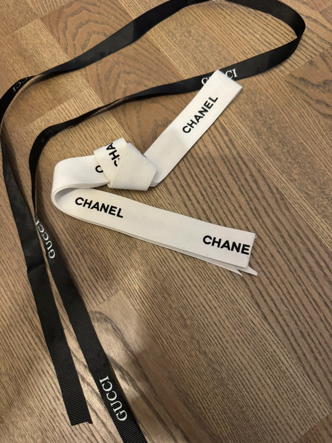 Chanel and Gucci branded ribbons - photo 4