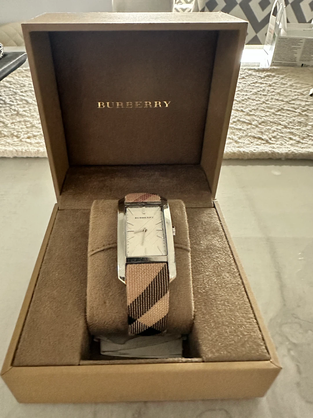 Burberry Rectangular Watch - photo 2