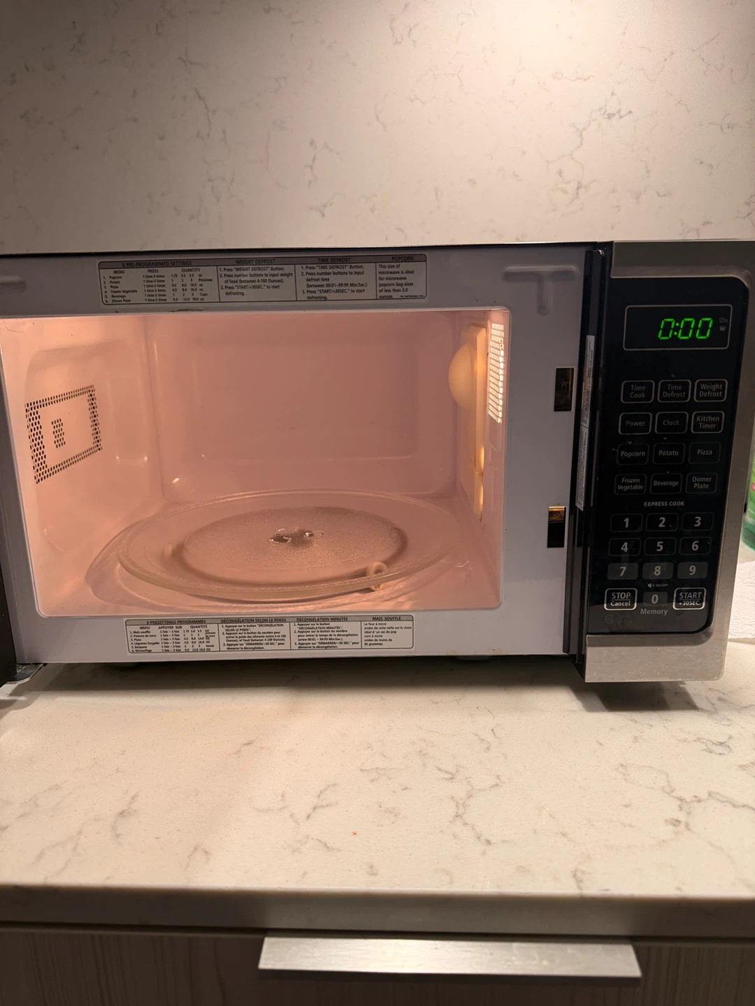 Insignia 7 Cu Ft Countertop Microwave - photo 2