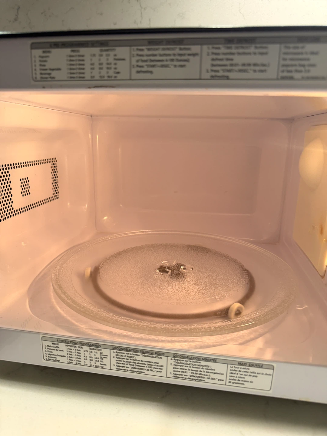 Insignia 7 Cu Ft Countertop Microwave - photo 3