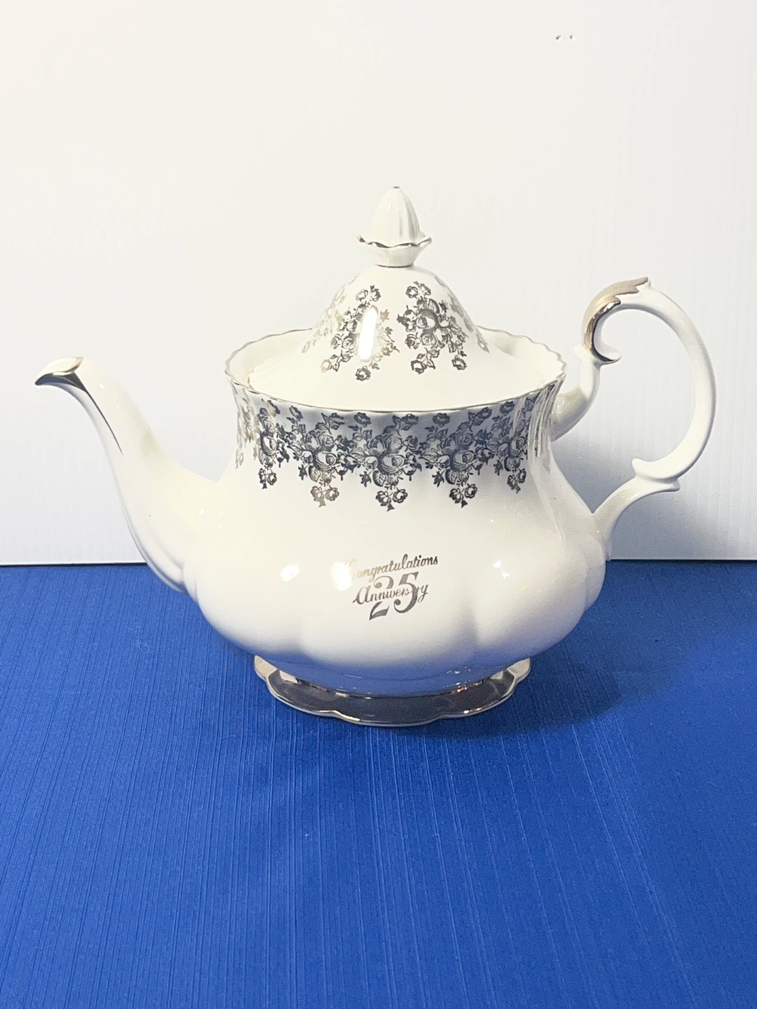 Vintage Royal Albert 25th Silver Anniversary Teapot & Cup Set - photo 4