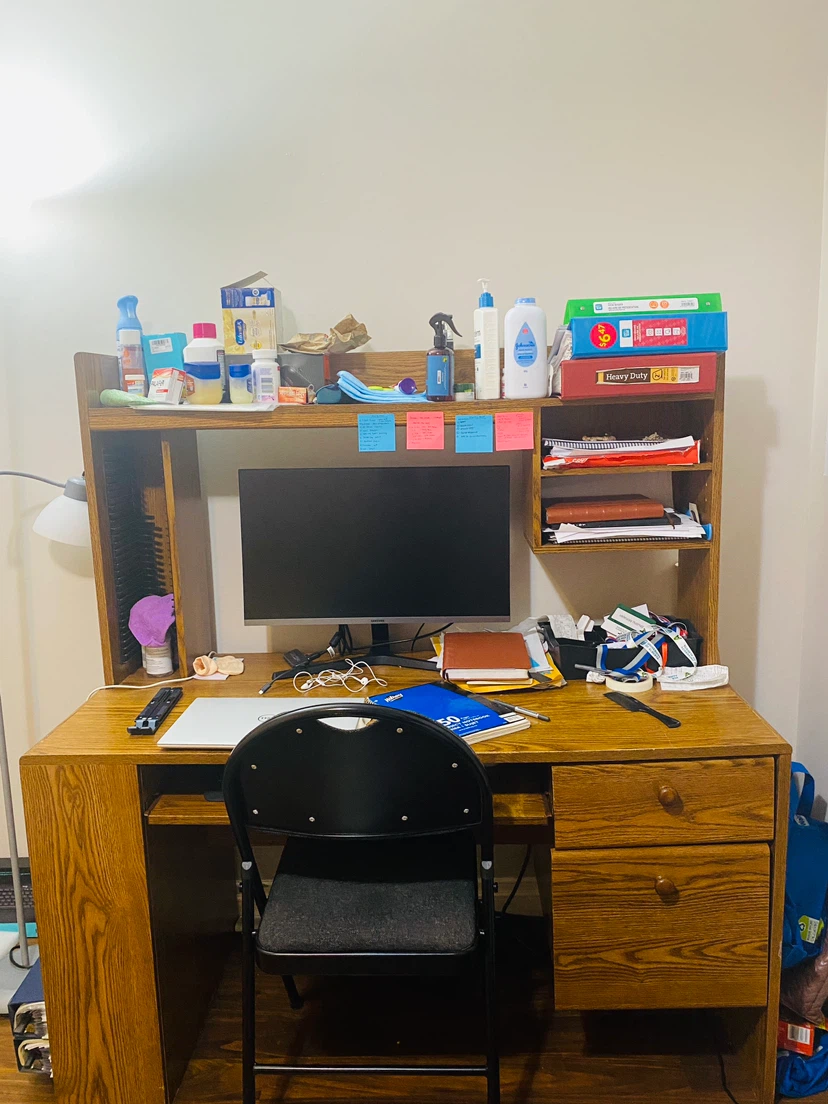 Urgent Moving Computer Desk table - photo 2