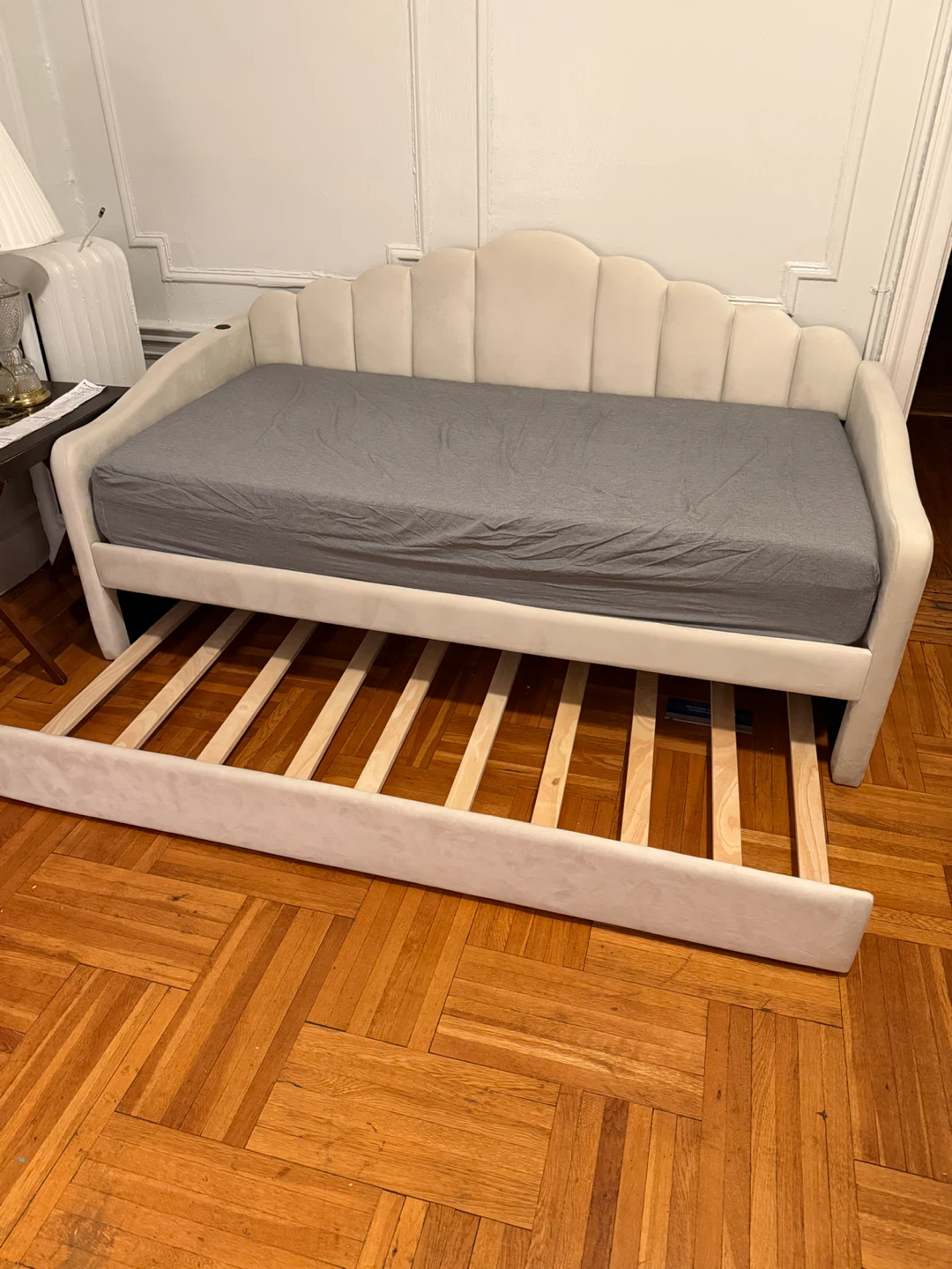Upholstered Daybed with Trundle