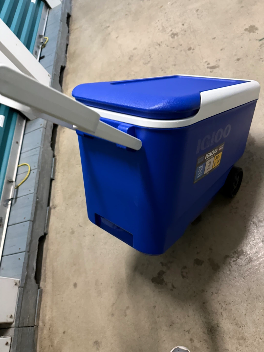 Igloo Wheelie 38QT Rolling Cooler (NEW) for sale - photo 4