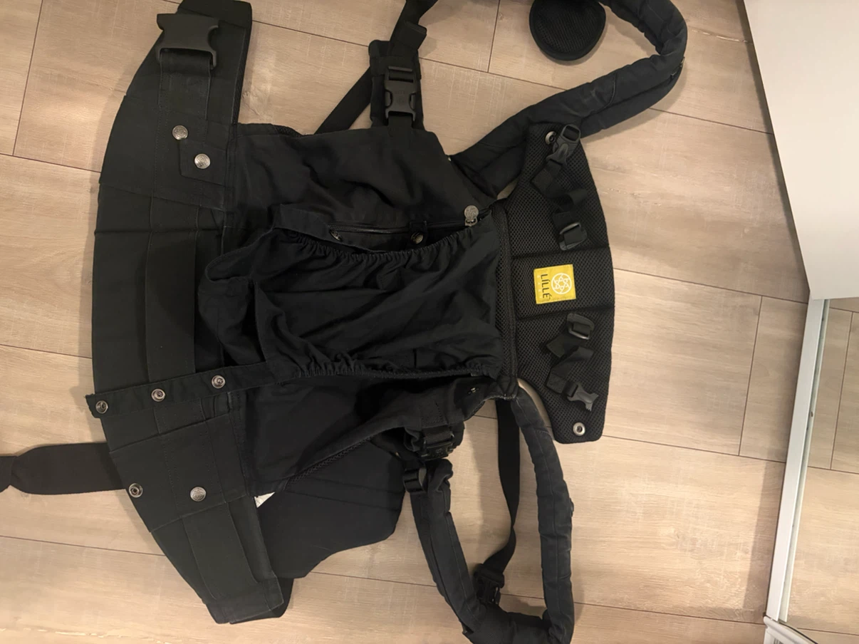 LILLEbaby Black Baby Carrier