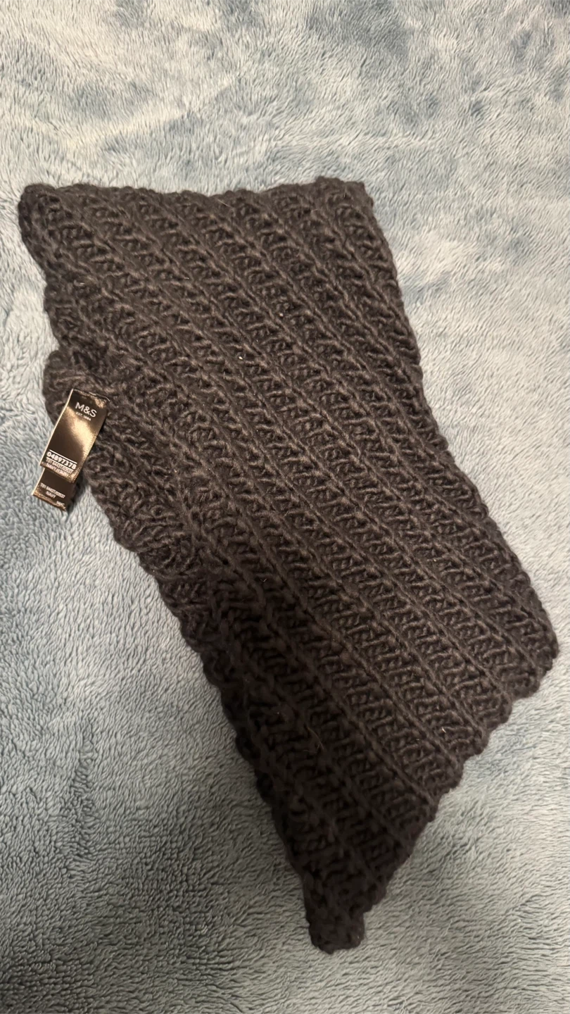 M&S Navy Knit Scarf