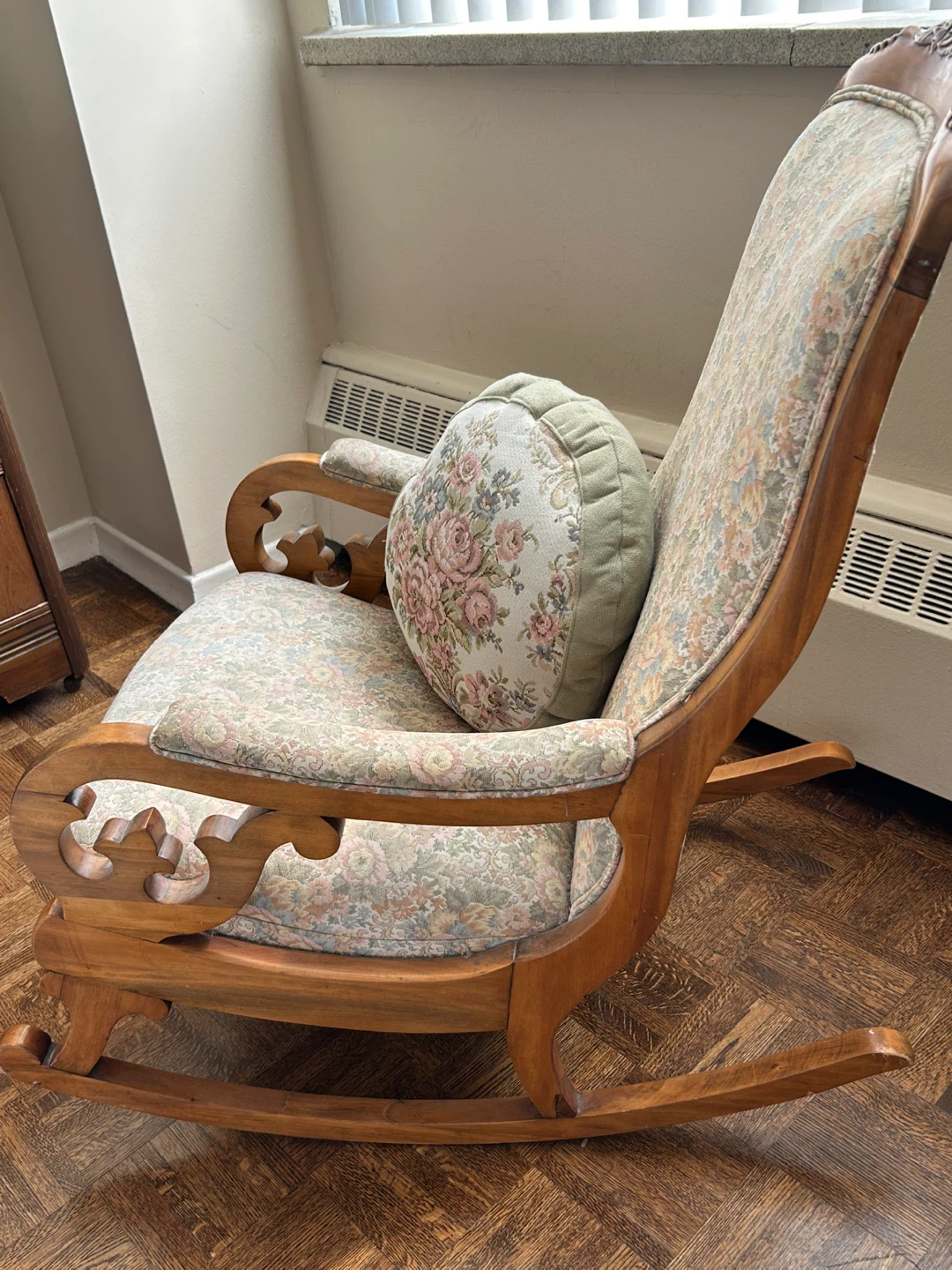 Floral Wood Rocking Chair - photo 2