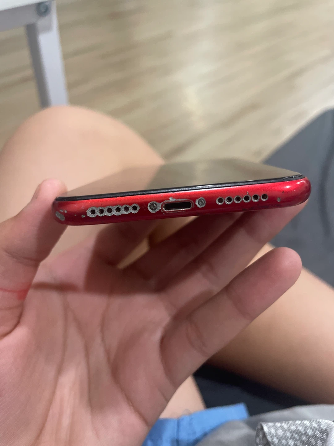 Red Apple iPhone XR - photo 2