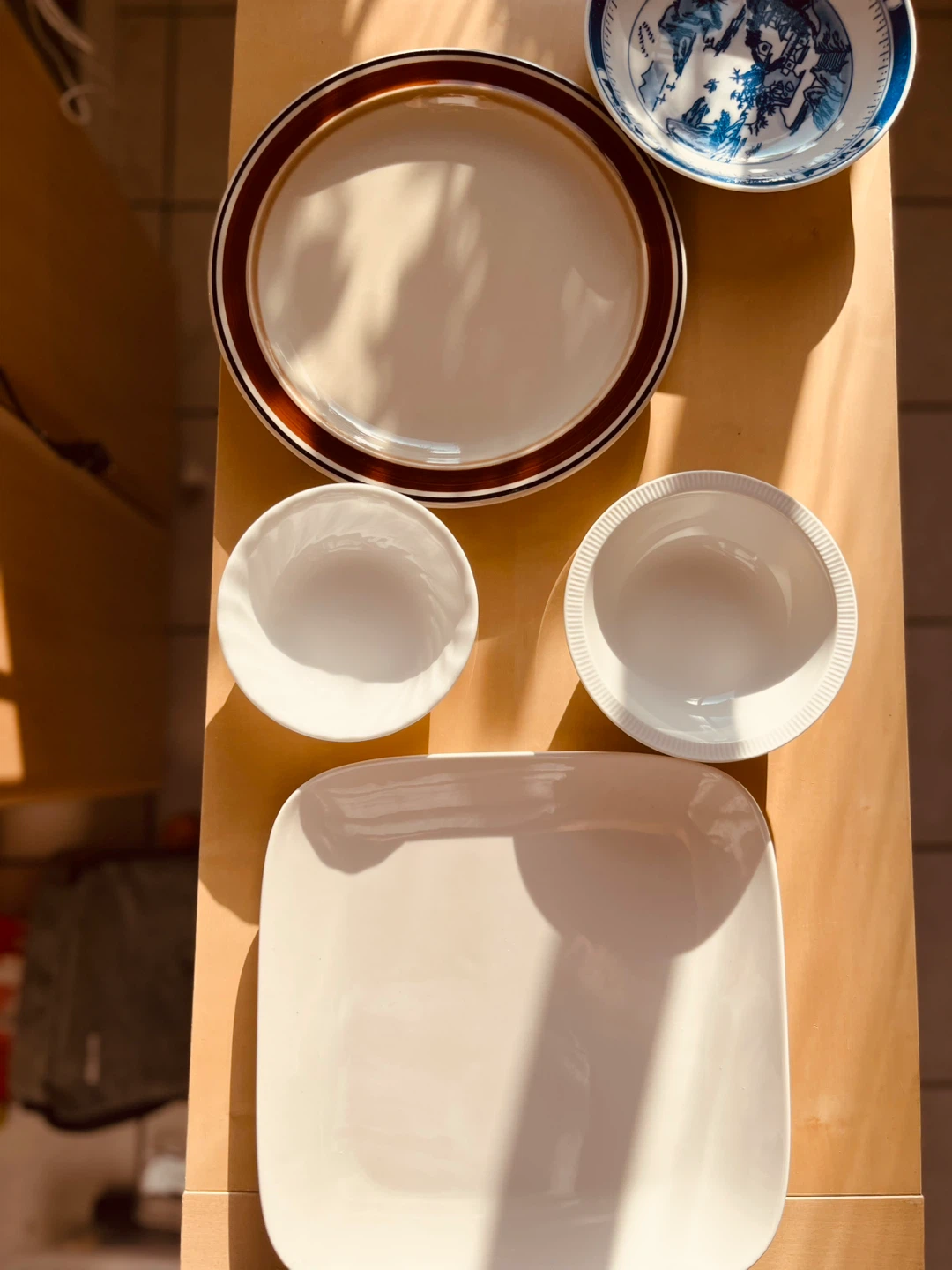 Assorted Mix of Kitchen Plates, Bowls, and Glasses