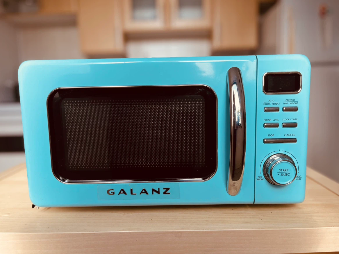 Galanz Retro Microwave
