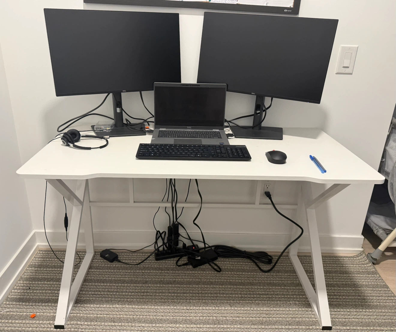 Modern White Office Desk / Table