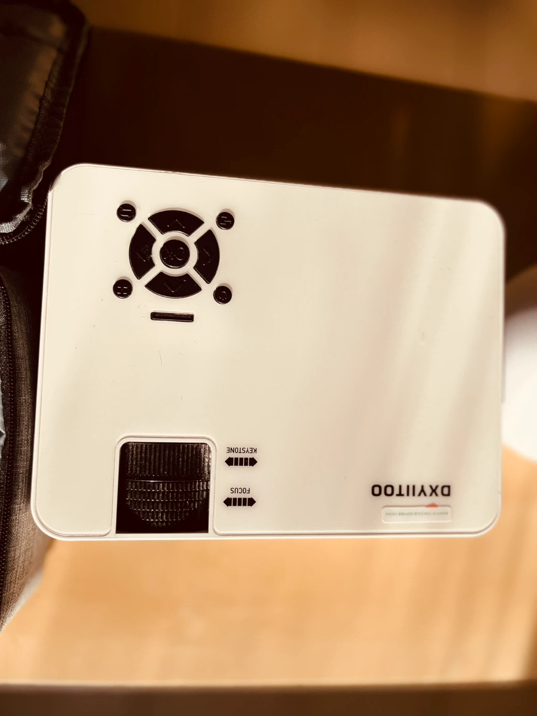 DXYIITOO S3 Projector with Carrying Case and Speakers - photo 3