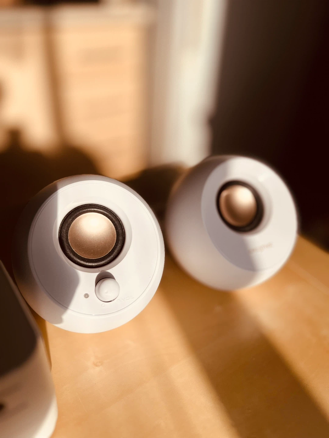 DXYIITOO S3 Projector with Carrying Case and Speakers - photo 4