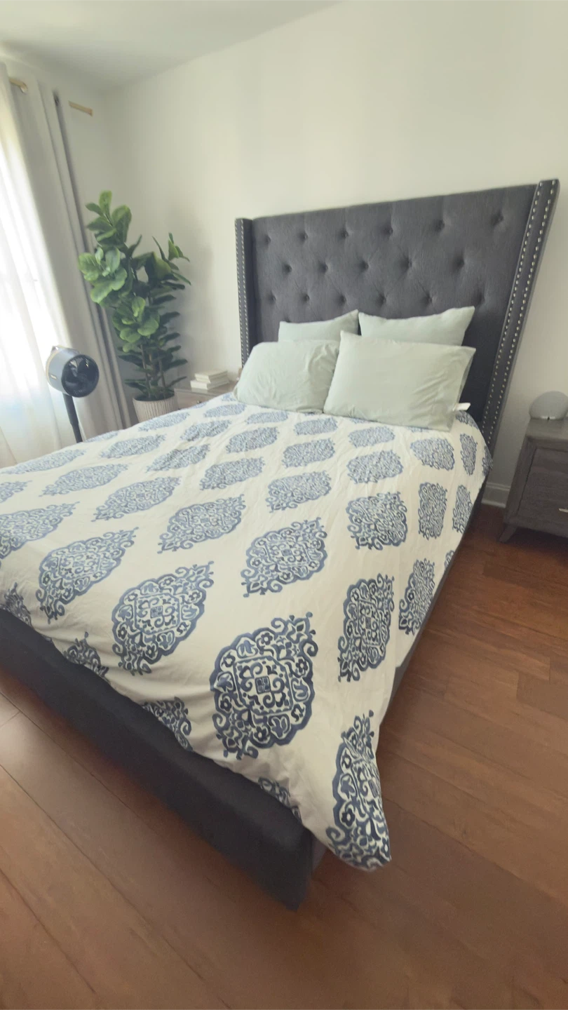 Gray Upholstered Queen Bed with Storage Drawer - photo 4