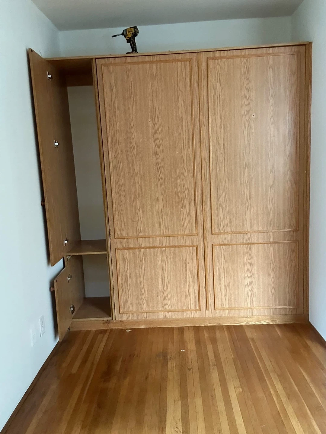 Double Murphy Bed with Integrated Shelving - photo 2