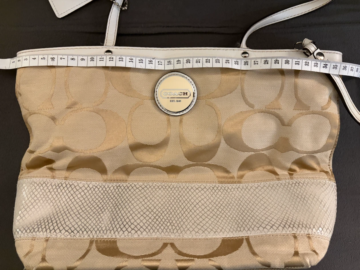 Coach Signature Tote Bag Gold and White - photo 5