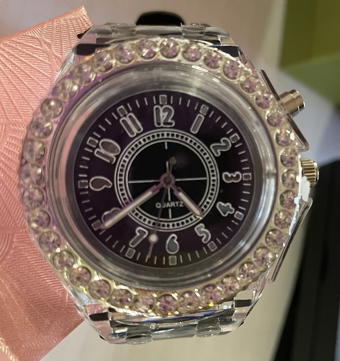 Quartz watch with rhinestones
