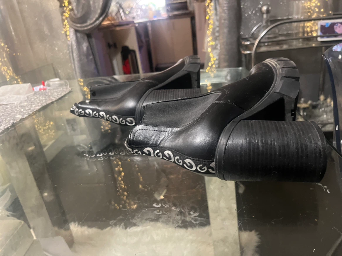 G by Guess Black Heeled Boots size 7m - photo 2