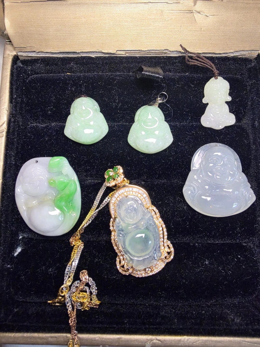 Collection of Natural Jade Pendants and Jewelry - photo 2