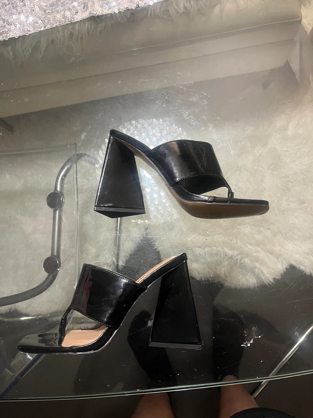 Call It Spring Black Thong Heels size 7 - photo 4