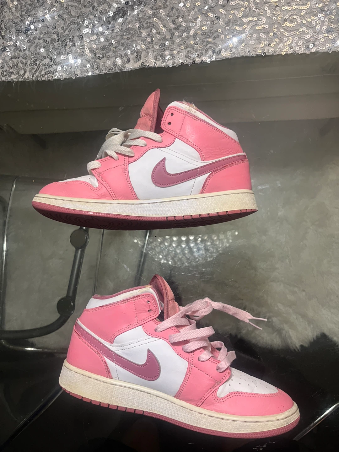 Nike Air Jordan Mid Pink size 7y - photo 2