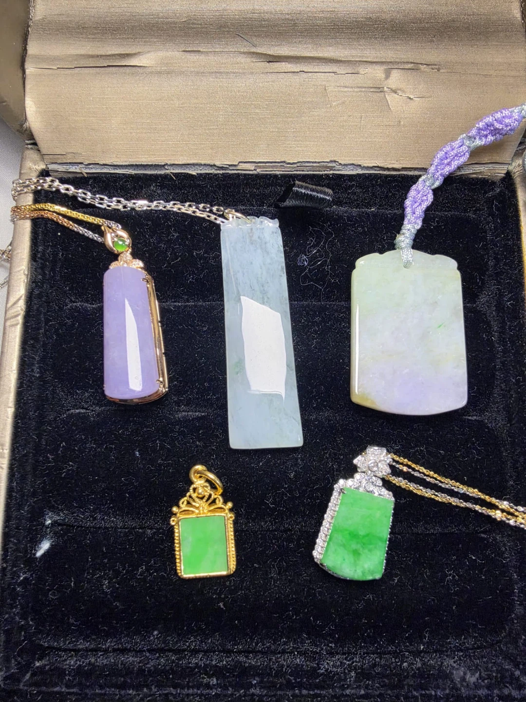 Collection of Natural Jade Pendants and Jewelry - photo 2