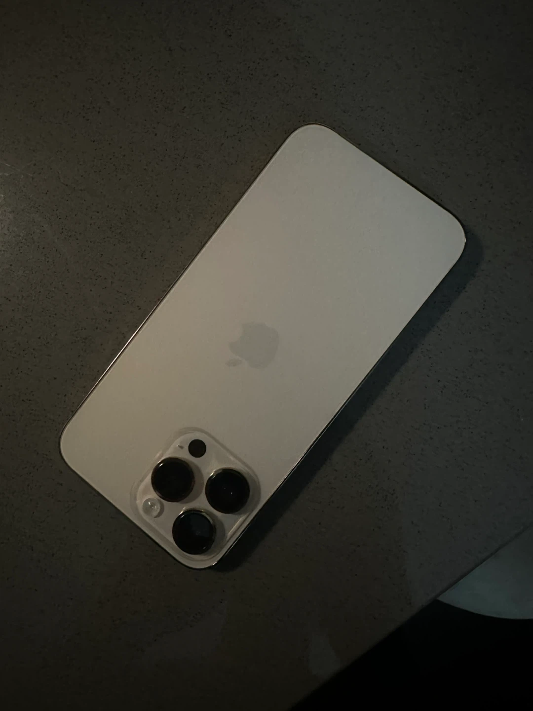 Iphone 14 Pro Max Gold - photo 4