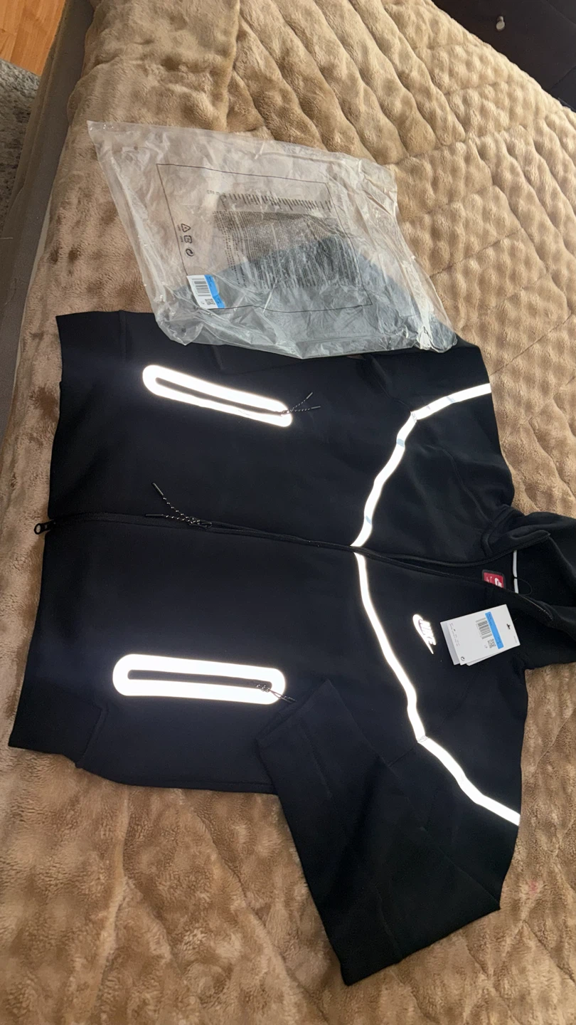Nike Tech Fleece Full-Zip Hoodie - Black - Size Medium - photo 2