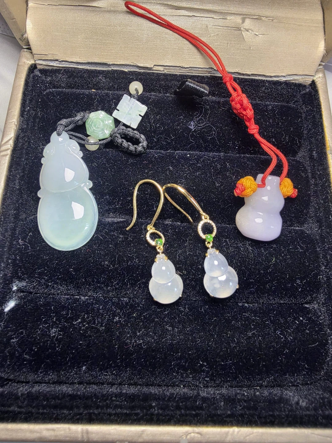 Collection of Natural Jade Pendants and Jewelry - photo 2