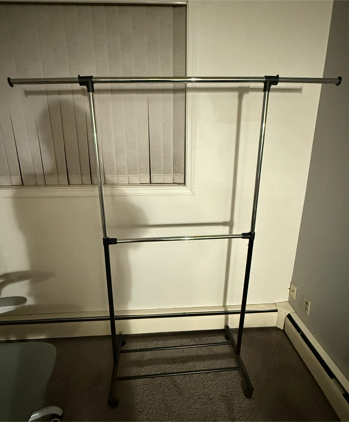 Adjustable Clothing Rack / Garment Rack - photo 2